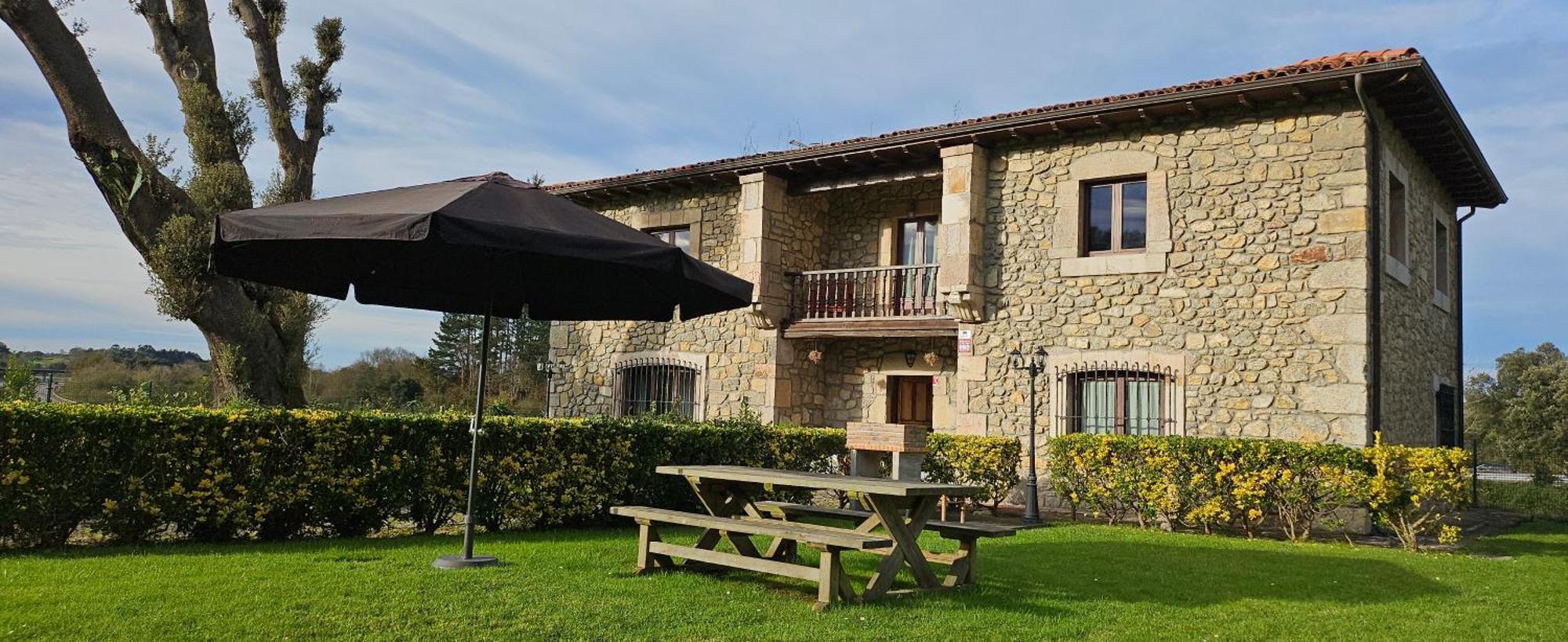 בית הארחה Villahormes 	Casa De Aldea La Piniella מראה חיצוני תמונה